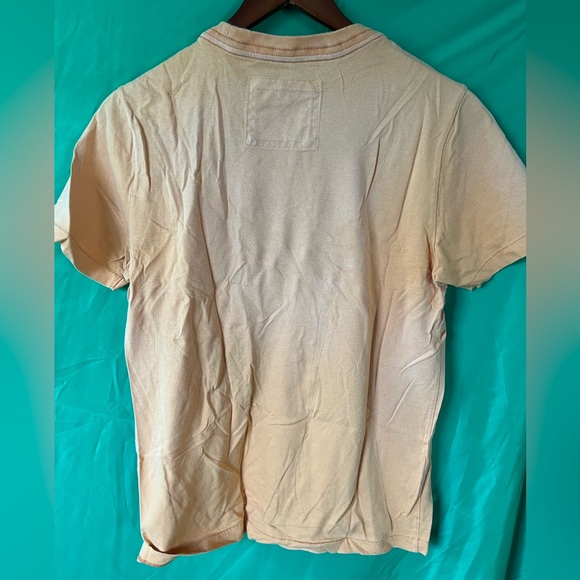 Aéropostal short sleeve t-shirt, adult size medium, creamsicle color. Uber-soft! - Picture 4 of 4